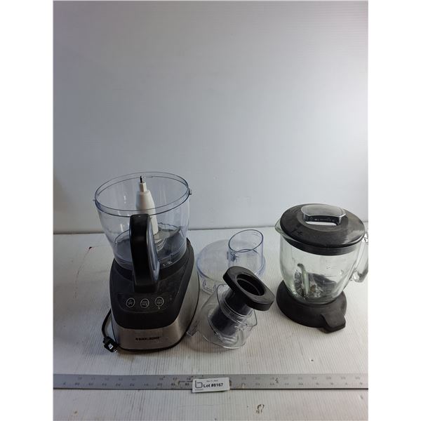Black And Decker - Food Processor/ Blender  (Powers On)