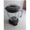 Image 3 : Black And Decker - Food Processor/ Blender  (Powers On)