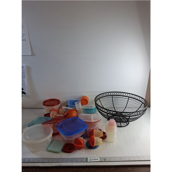 Black Wire Bowl 15"/ Assorted Plastic Containers