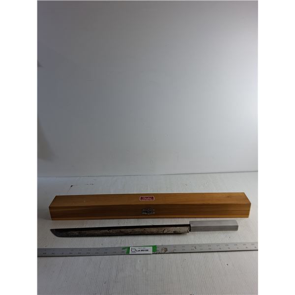 Lipshaw Knife Blade In Wooden Carrying Case - Blade 18"/ With Handle 24"