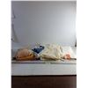 Image 1 : (7) Table Clothes/ Table Runners/ Pillow/ T-Shirt