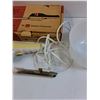 Image 3 : Glasbake Sunbeam Milk Glass Mixing Bowl, Electric Carving Knife Set - Powers On