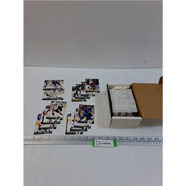 Upper Deck 2010-11 Hockey Trading Cards Set - CANNOT AUTHENTICATE