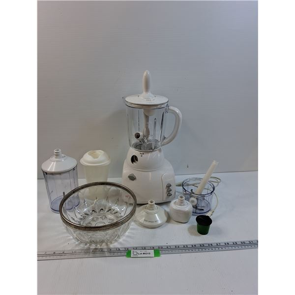 Sunbeam Mixer/Juicer - Powers On, Has Accessories, Glass Bowl