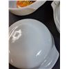 Image 3 : (3) Anchor Hocking Casserole Dishes Set (One Has Lid)