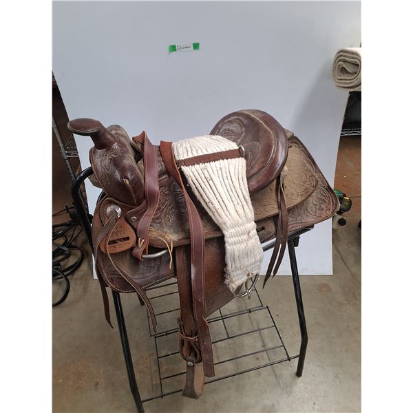 *Pine Trail Saddle 13 1/2" Seat, 6 1/2" Gullet, Ralide Tree 32"  Cinch - Cannot Ship