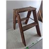 Image 2 : Wooden Step Stool 20" x 13" x 6", Cannot Ship