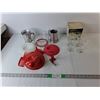 Image 1 : (4) Liqueur Glasses & Manual Food Processor