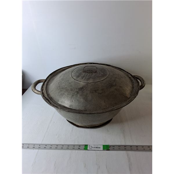 Metal Bread Pan & Lid 19.25" Diameter, Pickup Preferred