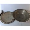 Image 2 : Metal Bread Pan & Lid 19.25" Diameter, Pickup Preferred