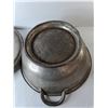 Image 3 : Metal Bread Pan & Lid 19.25" Diameter, Pickup Preferred