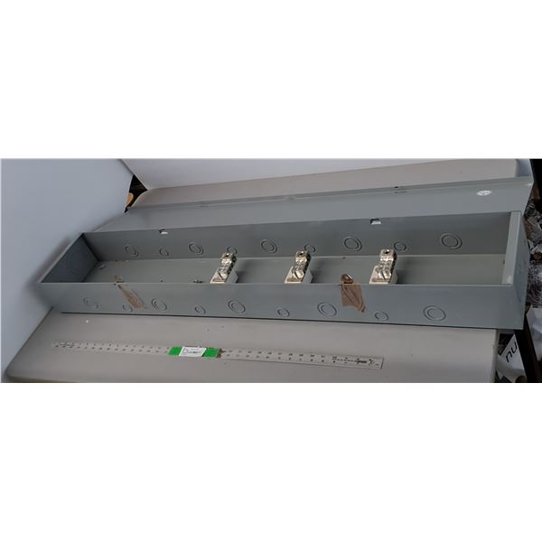 Splitter Trough 48" x 8" x 4.5", Appears New, Cannot Ship