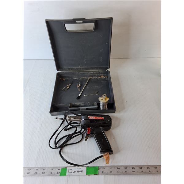 Weller Soldering Gun-Powers On, Solder, Tips & Case