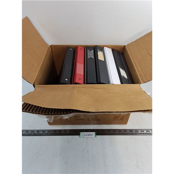 (12) 1.5" 3-Ring Binders