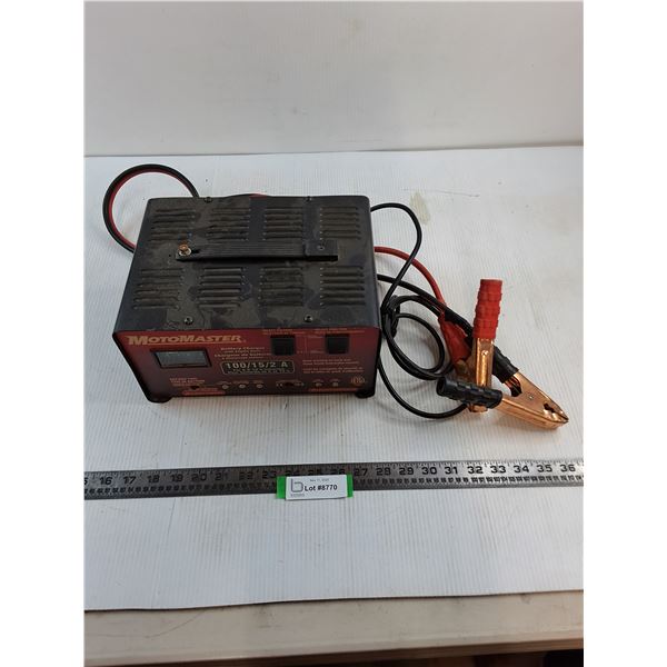 Motomaster Battery Charger - Powers On