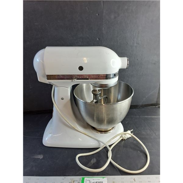 Kitchen Aid - Counter Top Mixer With One Attachment/ Does Not Power On - PICK UP