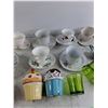 Image 3 : Various Ceramic Decorations & Tea Candle Holders