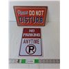 Image 1 : (2) Metal Signs 11.75" x 8"