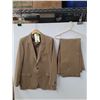 Image 1 : *Paula Conli Mens Suit - Jacket, Vest, Pants - Size 42 - 36, Tall Grande