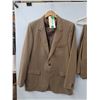 Image 2 : *Paula Conli Mens Suit - Jacket, Vest, Pants - Size 42 - 36, Tall Grande
