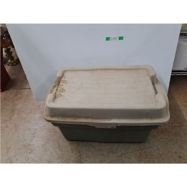 Rubbermaid Plastic Storage Tote with Lid, Cannot Ship