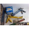 Image 2 : Dry Wall Tools, Caulking Guns, Silicone Sealant, Paint Edger Refills, 45W Light Bulbs, Milk Crate