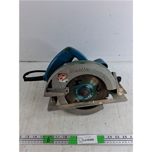 Makita Circular Saw - Powers On,As Is