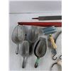 Image 2 : Aluminum Scoops, Curry Comb, Horse Body Brush, Metal File, Misc