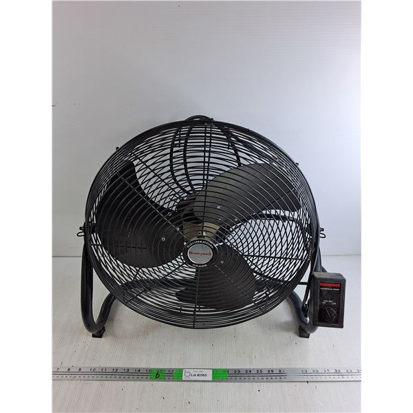 Honeywell Commercial Grade Fan - Powers On, As Is, 23" x 21" x 7" - PICK UP