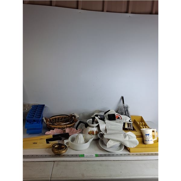 Ice Trays, , Glasses, Cutlery, Teapot, Misc