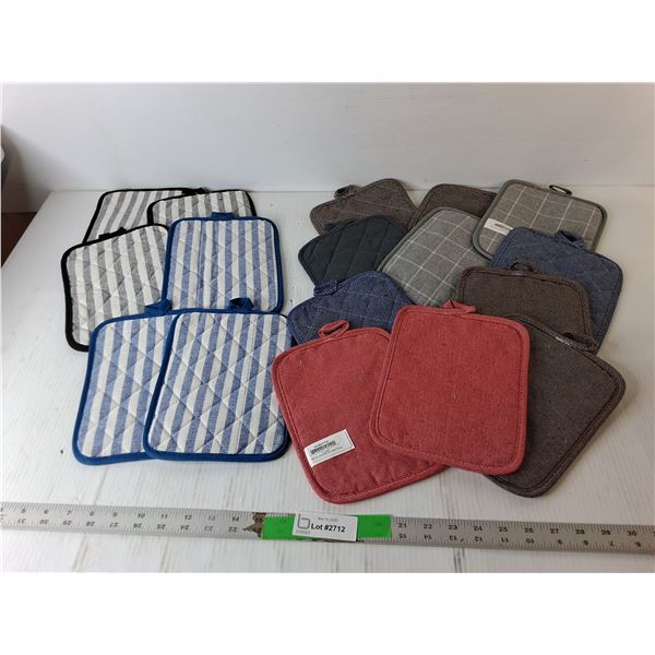(17) Potholders