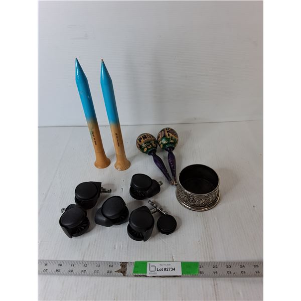 Maracas, Castors, Knitting Needles