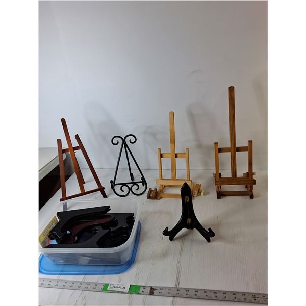 Photo Frame Stands & Miniature Easels Up to 18.25"