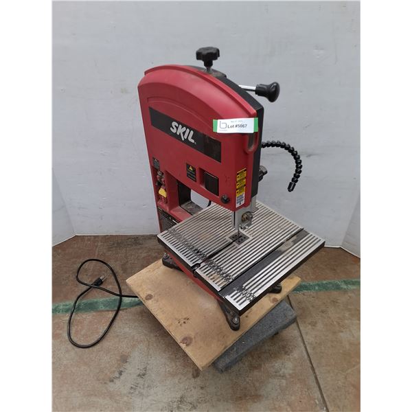 * Skil Band Saw - Tested - 12x18x27" - Pickup Only, Dolly Not Included