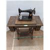 Image 1 : * Vintage Singer Sewing Machine & Table - 16x34x40" - Pickup Only