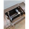 Image 3 : * Vintage Singer Sewing Machine & Table - 16x34x40" - Pickup Only