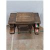 Image 4 : * Vintage Singer Sewing Machine & Table - 16x34x40" - Pickup Only