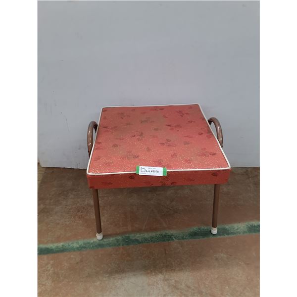 * Vintage Red w/Gold Speckle Stool - 16x16x16" - Pickup Preferred