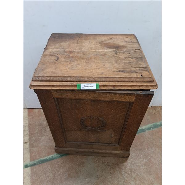 * Vintage "New Williams" Sewing Machine in Table - 22x19.5x29" - Pickup Only