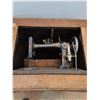Image 2 : * Vintage "New Williams" Sewing Machine in Table - 22x19.5x29" - Pickup Only