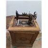 Image 6 : * Vintage "New Williams" Sewing Machine in Table - 22x19.5x29" - Pickup Only