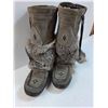 Image 2 : Manitobah Mukluks - Ladies Size 6