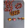 Image 3 : Costume Jewelry Lot: Vintage Clip on Earrings Set, Bracelets & Necklaces