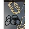 Image 5 : Costume Jewelry Lot: Vintage Clip on Earrings Set, Bracelets & Necklaces
