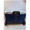 Image 3 : * Rubbermaid Two Lid Cooler on Wheels - 17" x 16" x 27" - CANNOT SHIP
