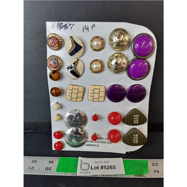 (14) Pairs of Earrings