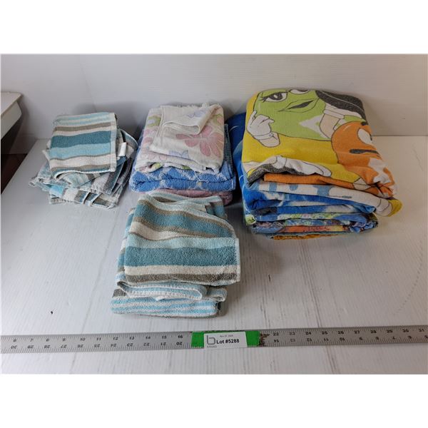 (4) Bath Towels, (6) Hand Towels, (6) Face Cloths