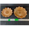 Image 1 : (2) Flower Shaped Glass Plates Up to 8.25"