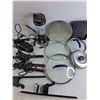 Image 6 : Hamilton Beach Blender, Hair Straighteners, Pot Lids, Tea Cup Tray, Misc, As Is