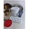 Image 4 : Wooden Knife Holder, Water Pitcher, Ice Trays, Plastic Cup, Cake Pans